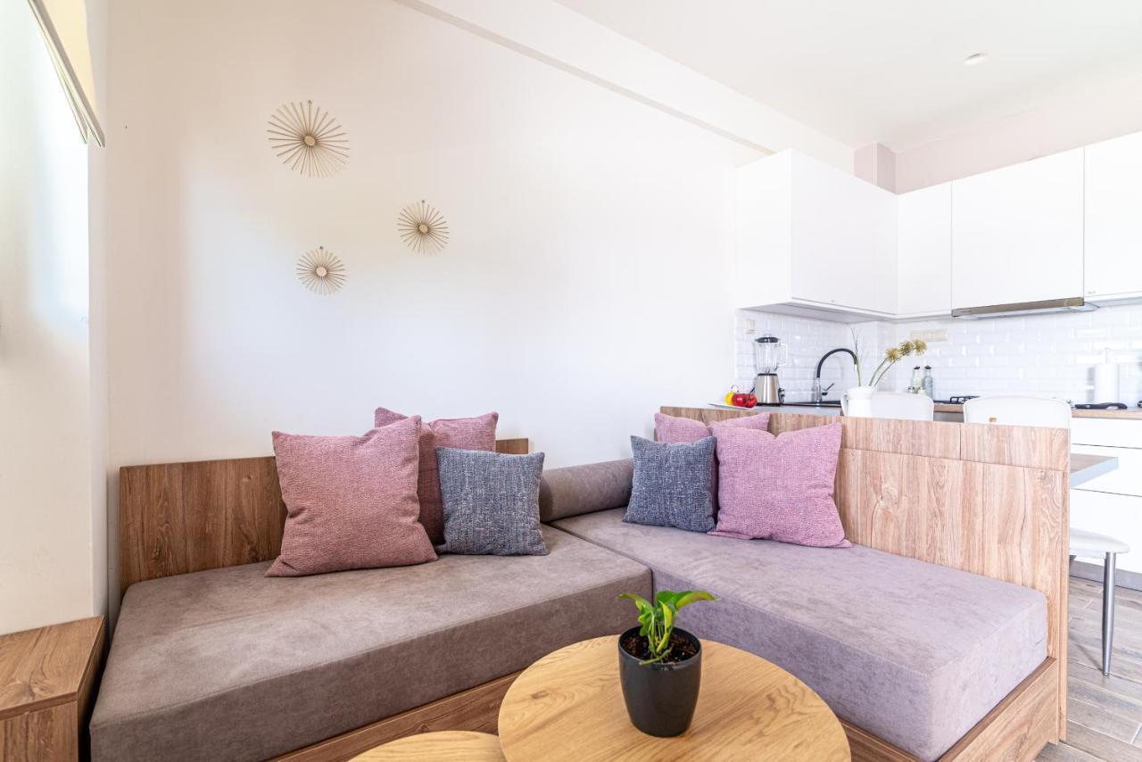 Cozy House With Pool Near Beach Gazi Ngoại thất bức ảnh