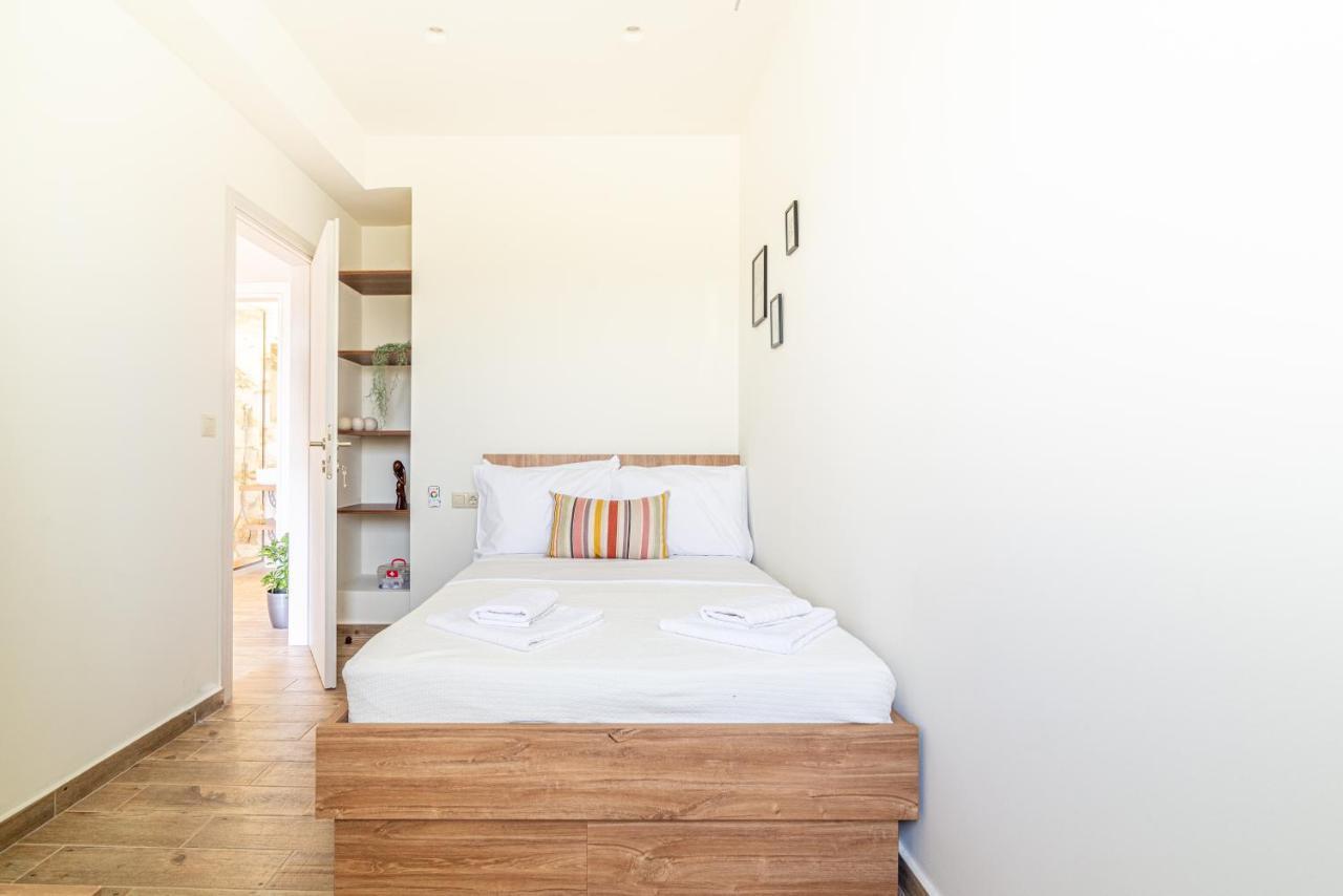 Cozy House With Pool Near Beach Gazi Ngoại thất bức ảnh