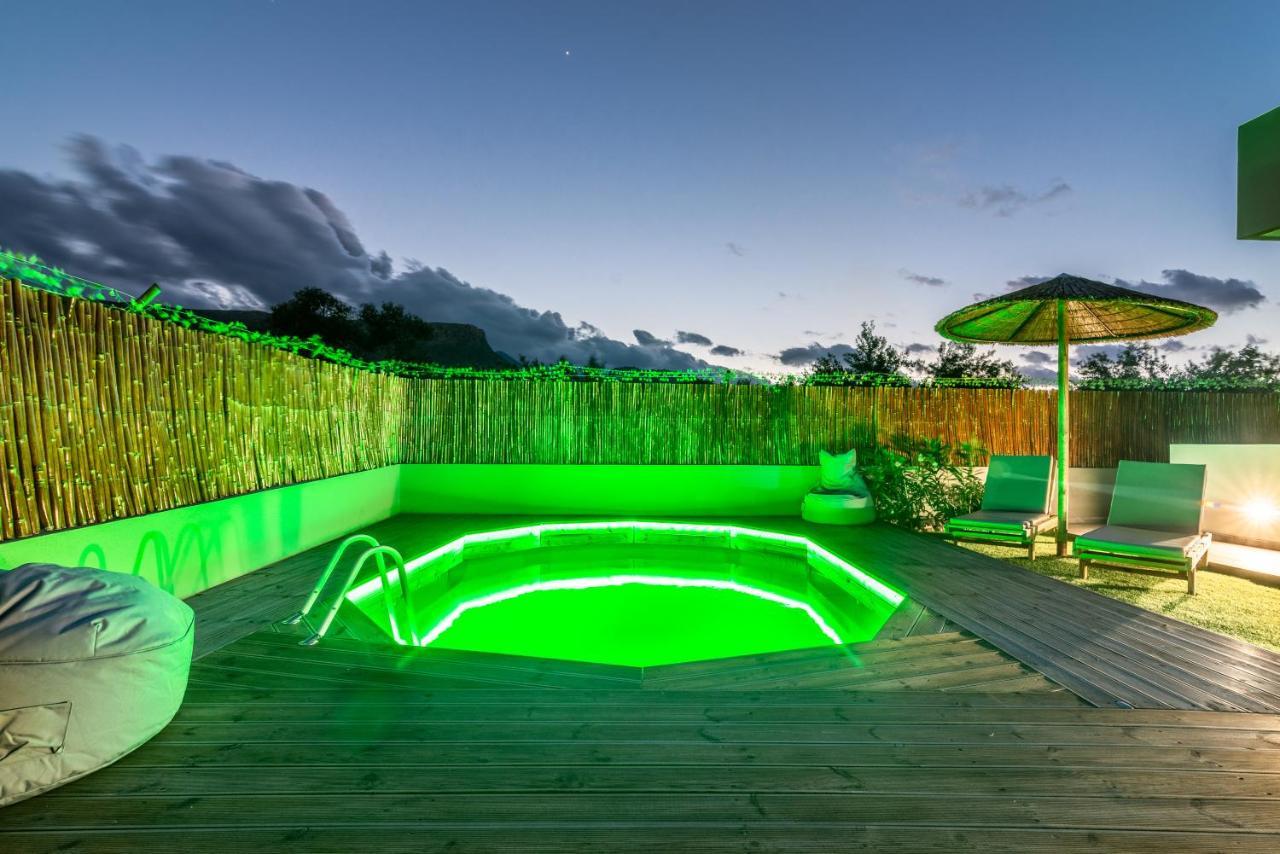 Cozy House With Pool Near Beach Gazi Ngoại thất bức ảnh